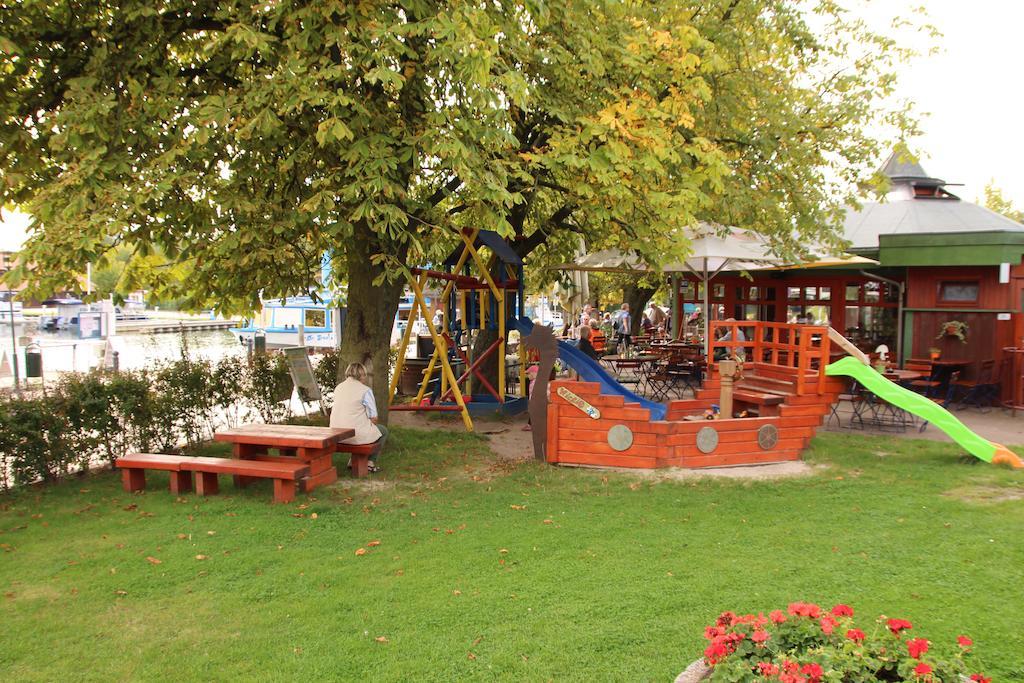 An Der Metow-Ferienpark Hotel Plau am See Exterior photo